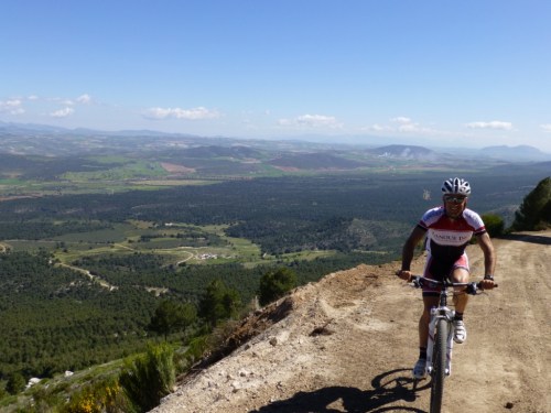 Rising up above the green on the Collado del Agua